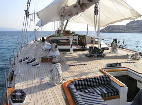 Image for article S/Y 'Onelilo' for sale with Camper & Nicholsons